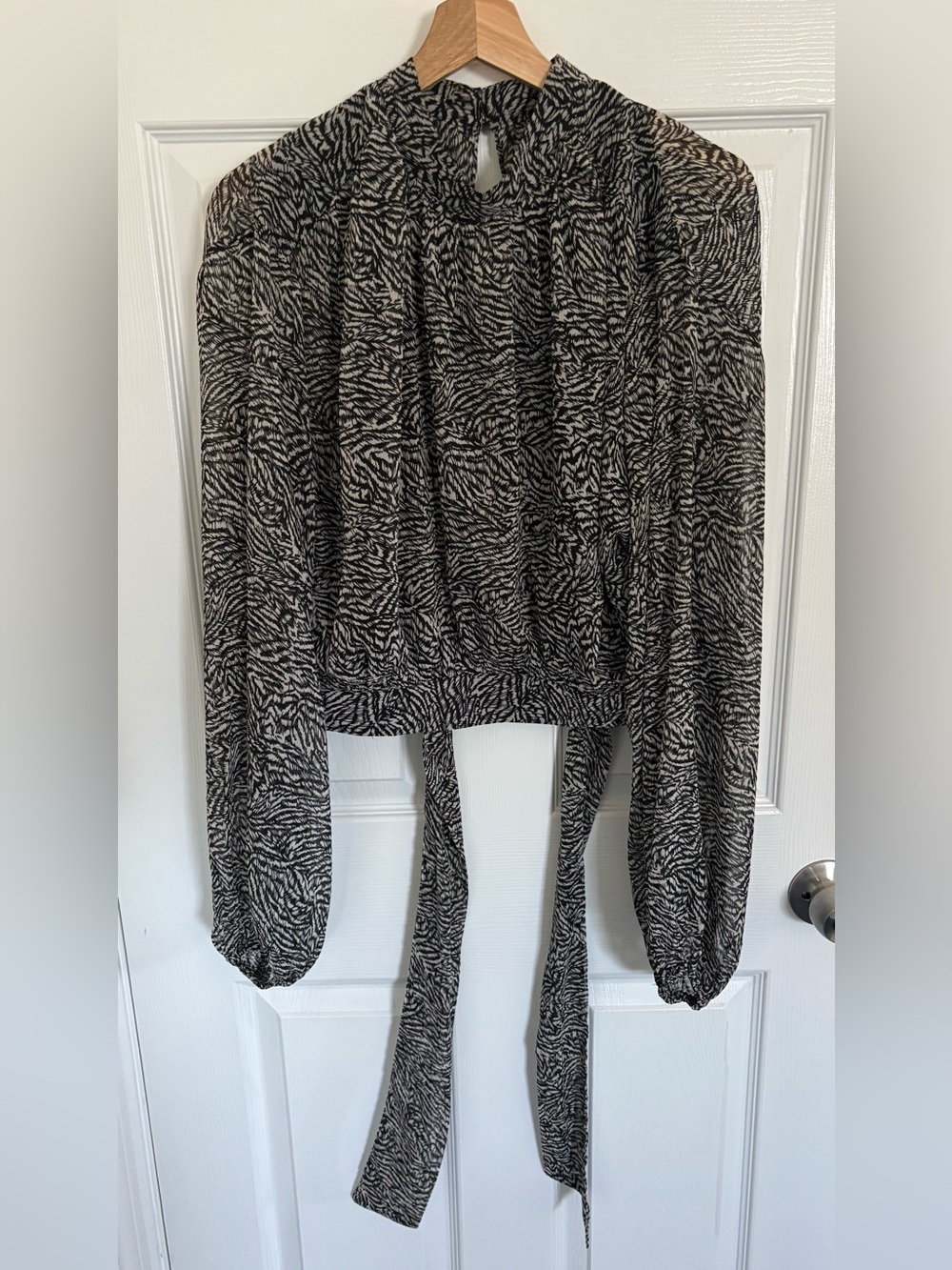 Dynamite Women's Black & White Zebra Print Tie-back Blouse- Large